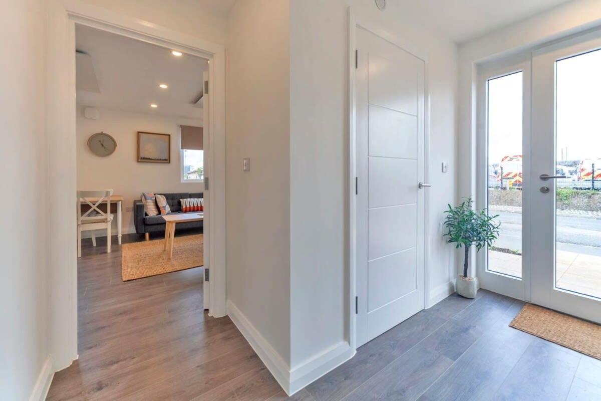 Contemporary 1 Bedroom Apartment In Ashford 阿什弗德 外观 照片
